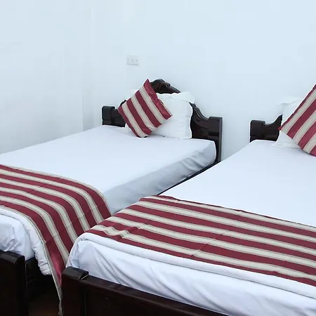 Hoang Cuong Hotel Hanoi Exterior photo