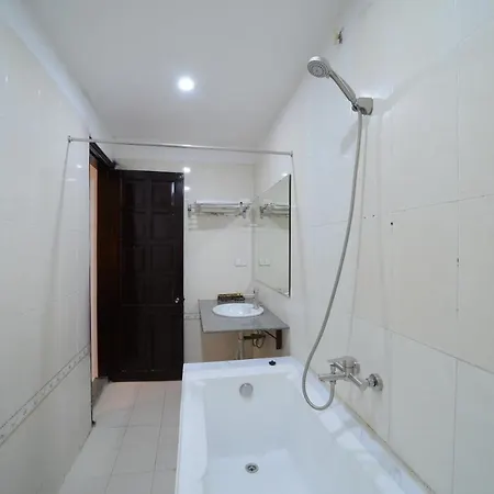Hoang Cuong Hotel Hanoi Exterior photo